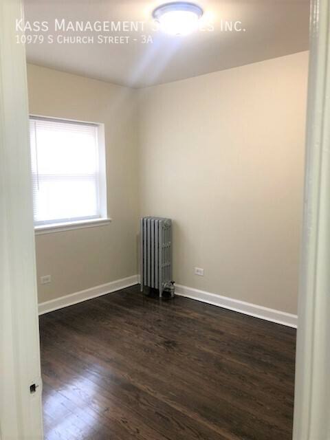 Apartment for rent at 10979 S Church St #3A, Chicago, IL 60643
