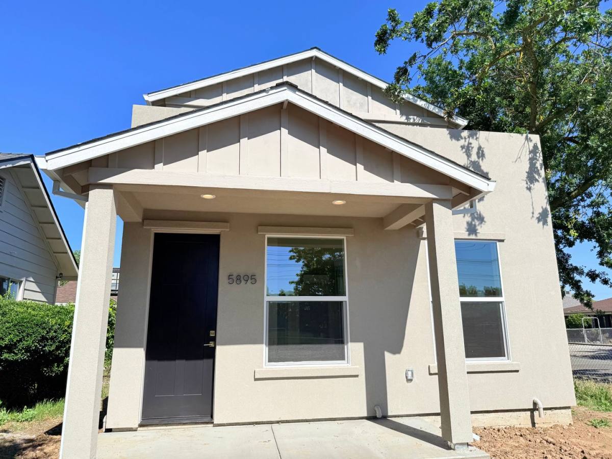 Apartment for rent at 5895 28th St, Sacramento, CA 95824