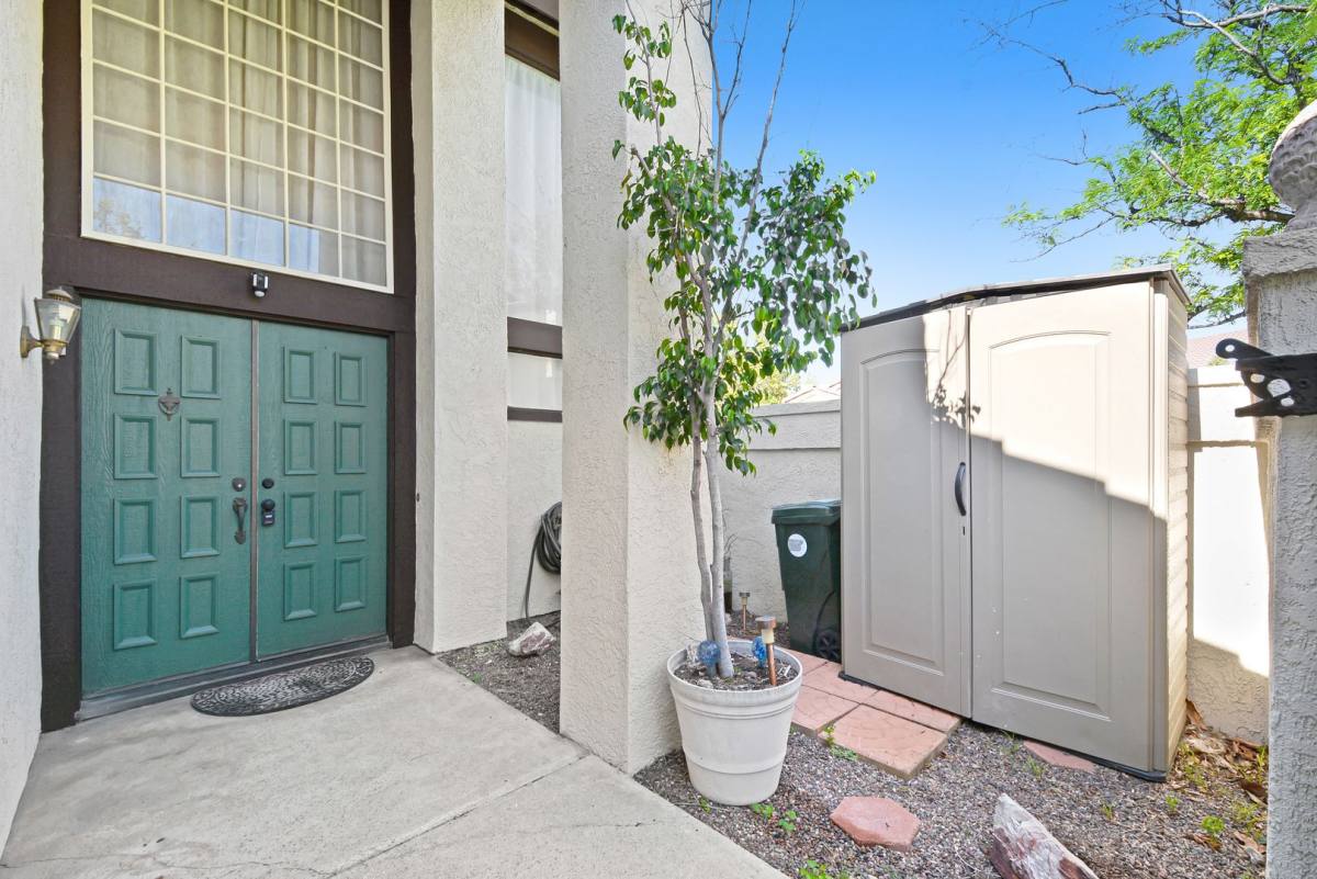 Townhouse for rent at 1560 Corte Caballo #25, Upland, CA 91786