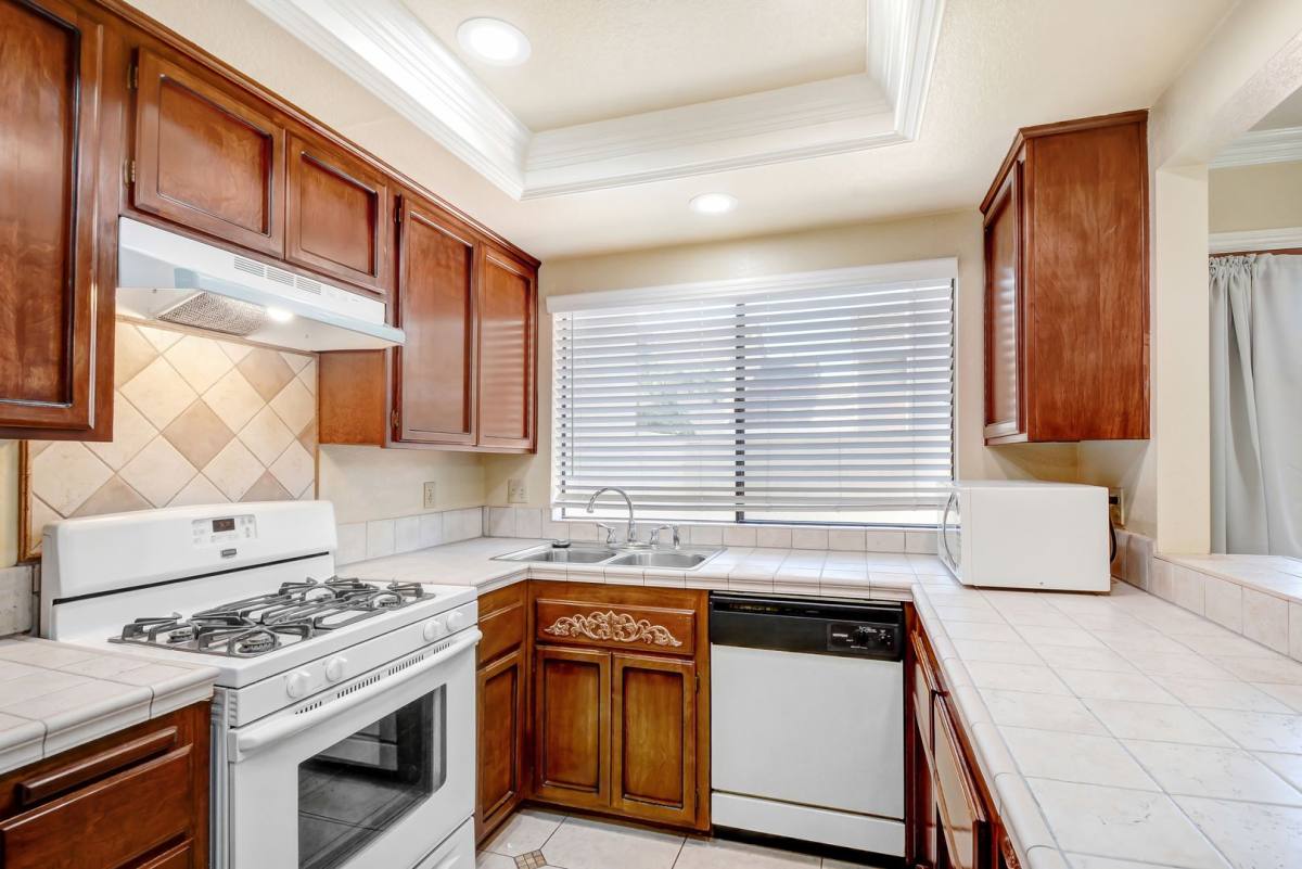 Townhouse for rent at 1560 Corte Caballo #25, Upland, CA 91786