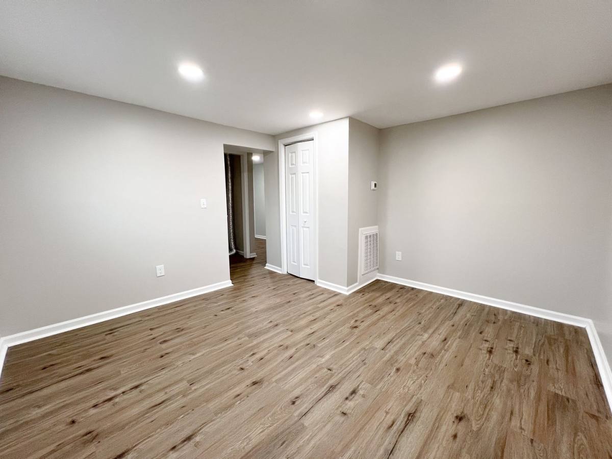 Apartment for rent at 492 Oak St, Clarksville, TN 37042