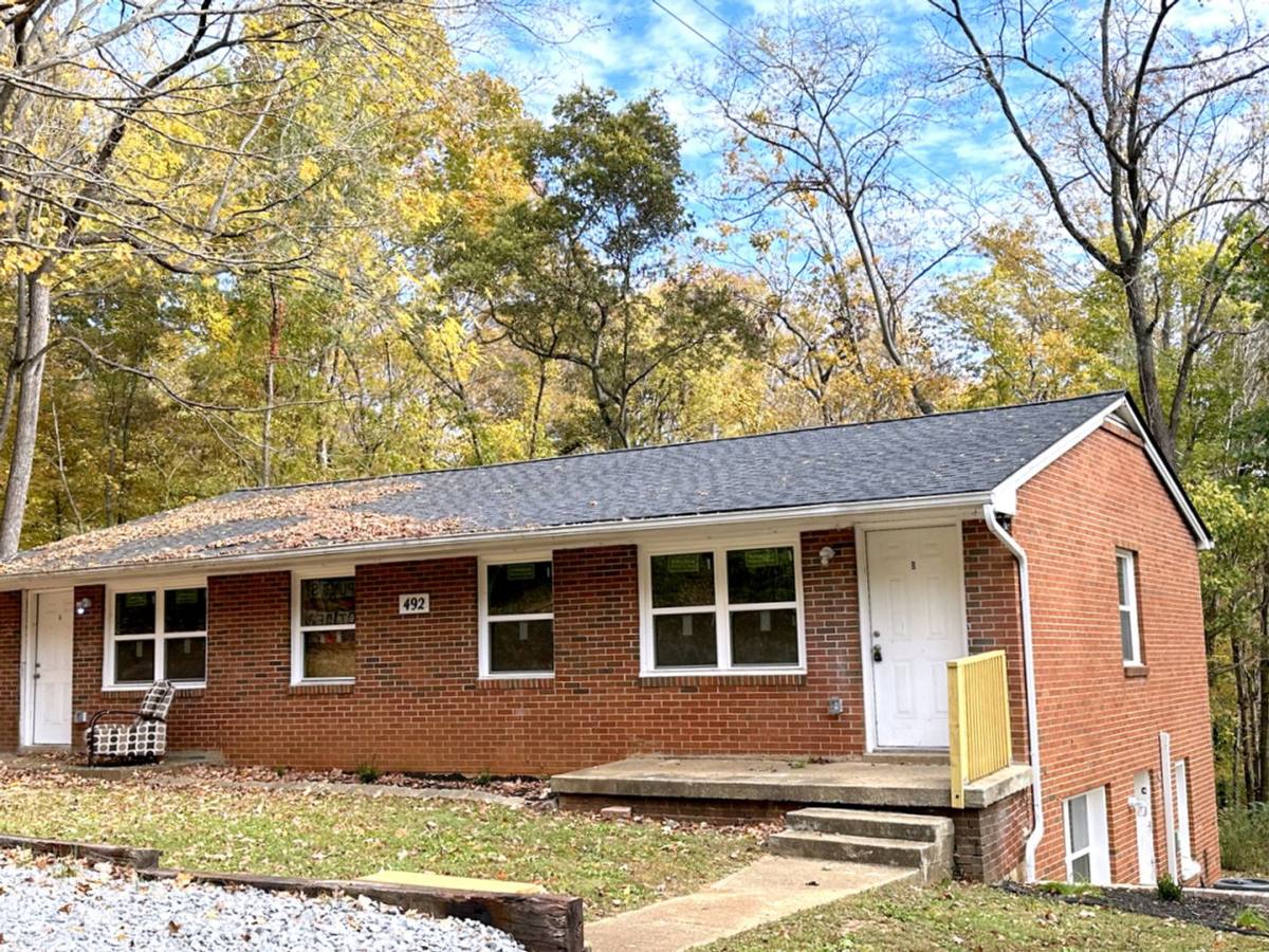 Apartment for rent at 492 Oak St, Clarksville, TN 37042