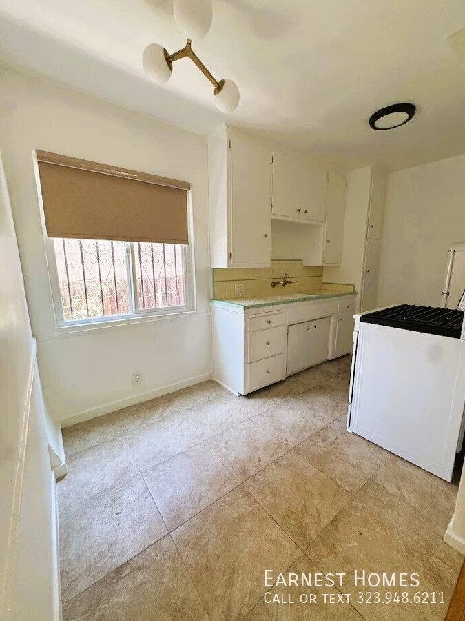 Apartment for rent at 114 S Rampart Blvd #3, Los Angeles, CA 90057
