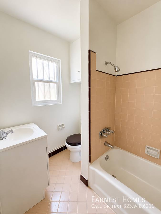 Apartment for rent at 114 S Rampart Blvd #3, Los Angeles, CA 90057
