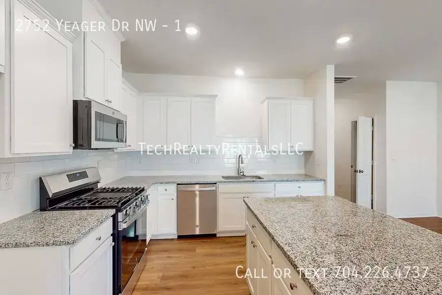 Townhouse for rent at 2752 Yeager Dr NW #1, Concord, NC 28027