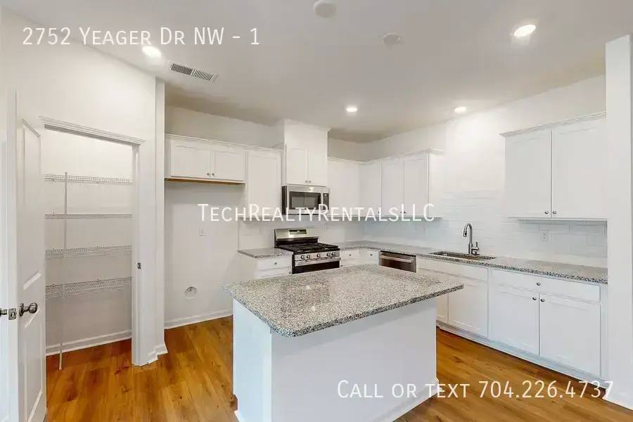 Townhouse for rent at 2752 Yeager Dr NW #1, Concord, NC 28027