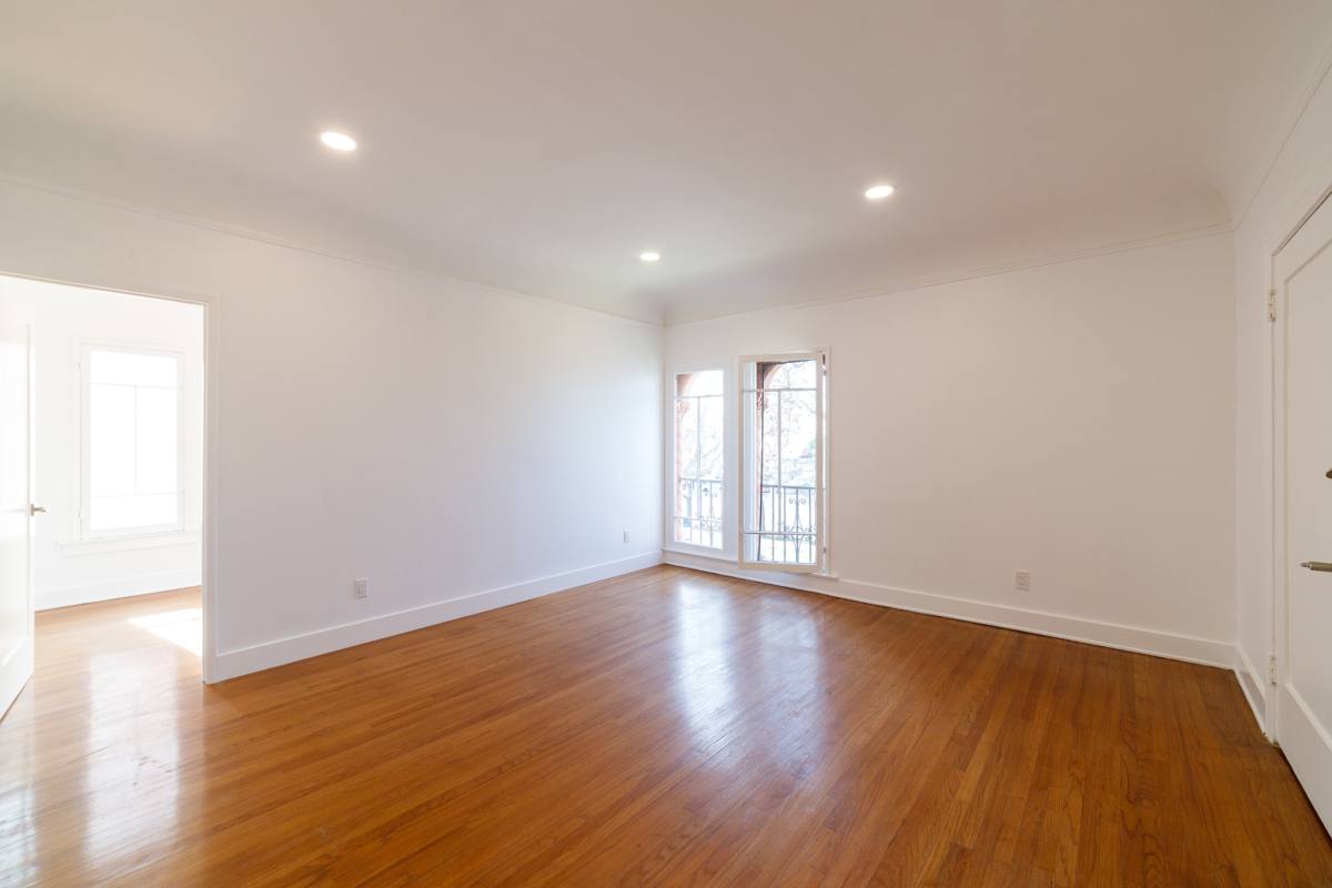 Apartment for rent at 242 S Sycamore Ave #1 2, Los Angeles, CA 90036