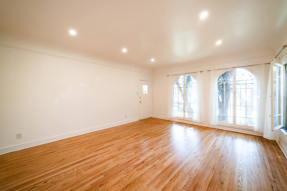 Apartment for rent at 242 S Sycamore Ave #1 2, Los Angeles, CA 90036