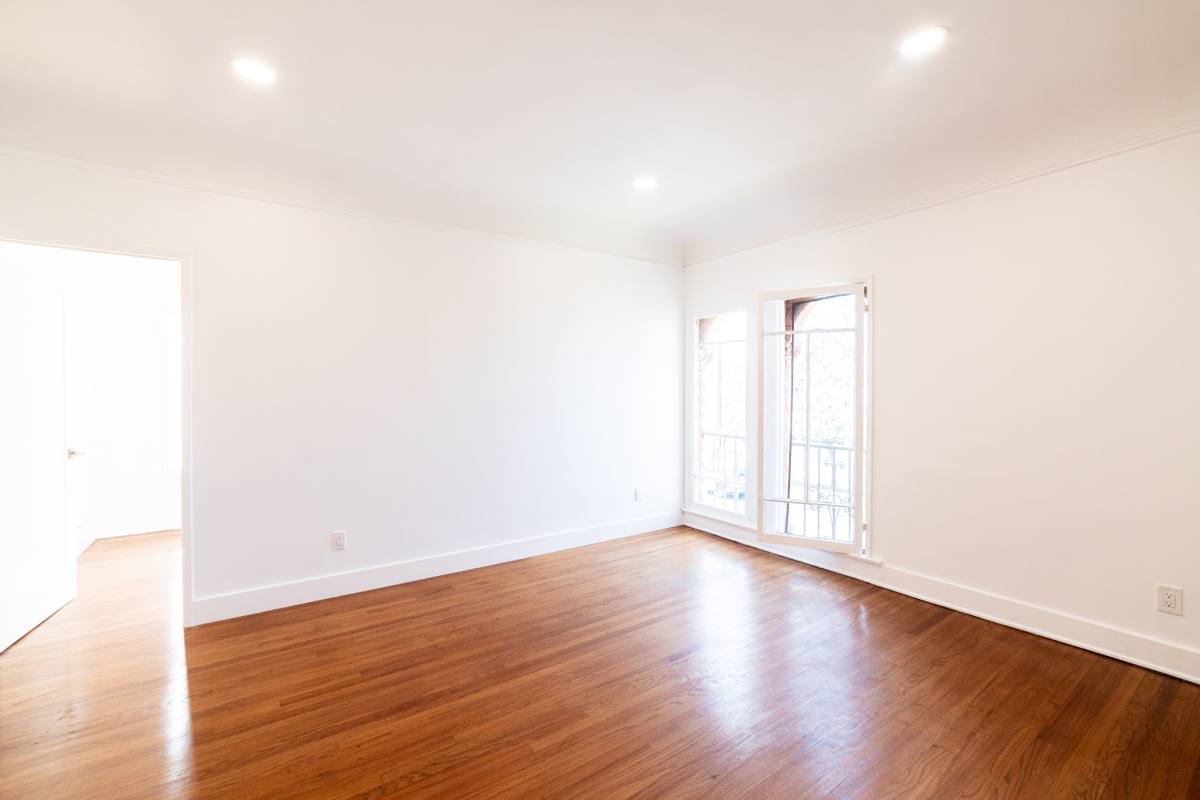 Apartment for rent at 242 S Sycamore Ave #1 2, Los Angeles, CA 90036