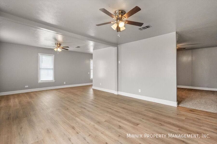 House for rent at 1302 Ave E Fs #1, Ralls, TX 79357
