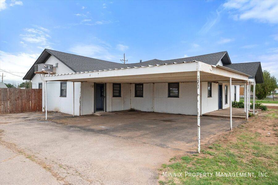 House for rent at 1302 Ave E Fs #1, Ralls, TX 79357