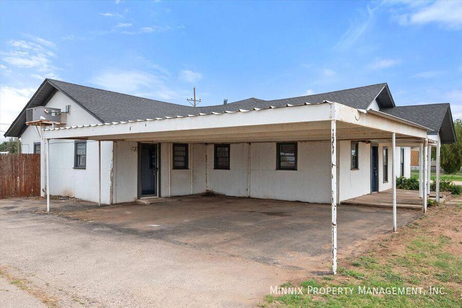 House for rent at 1302 Ave E Fs #1, Ralls, TX 79357