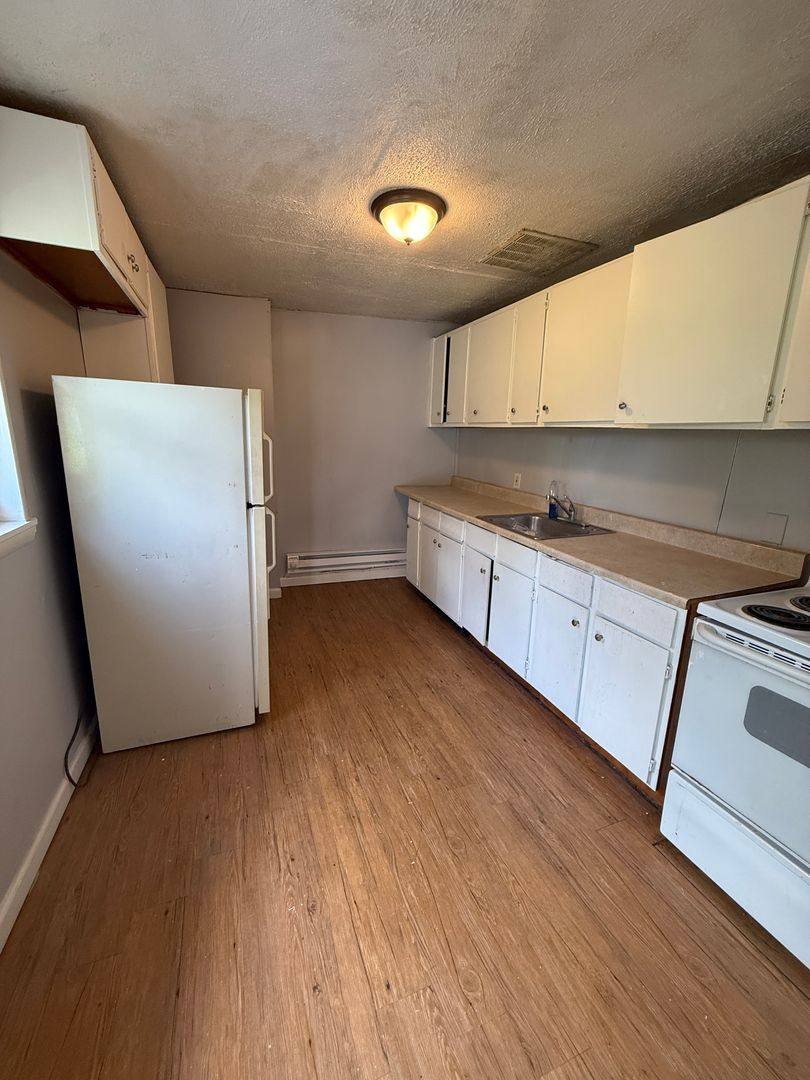 Apartment for rent at 123 Church St, Washington, PA 15301
