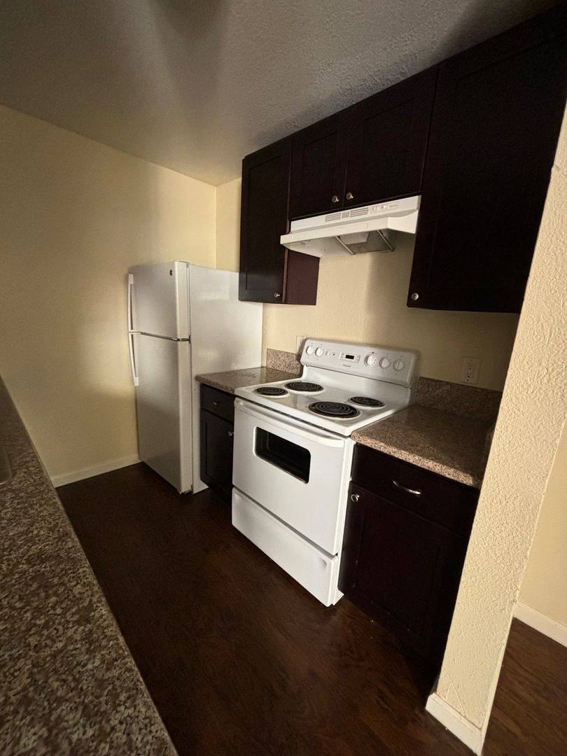 Townhouse for rent at 6962 Fulton St, San Diego, CA 92111