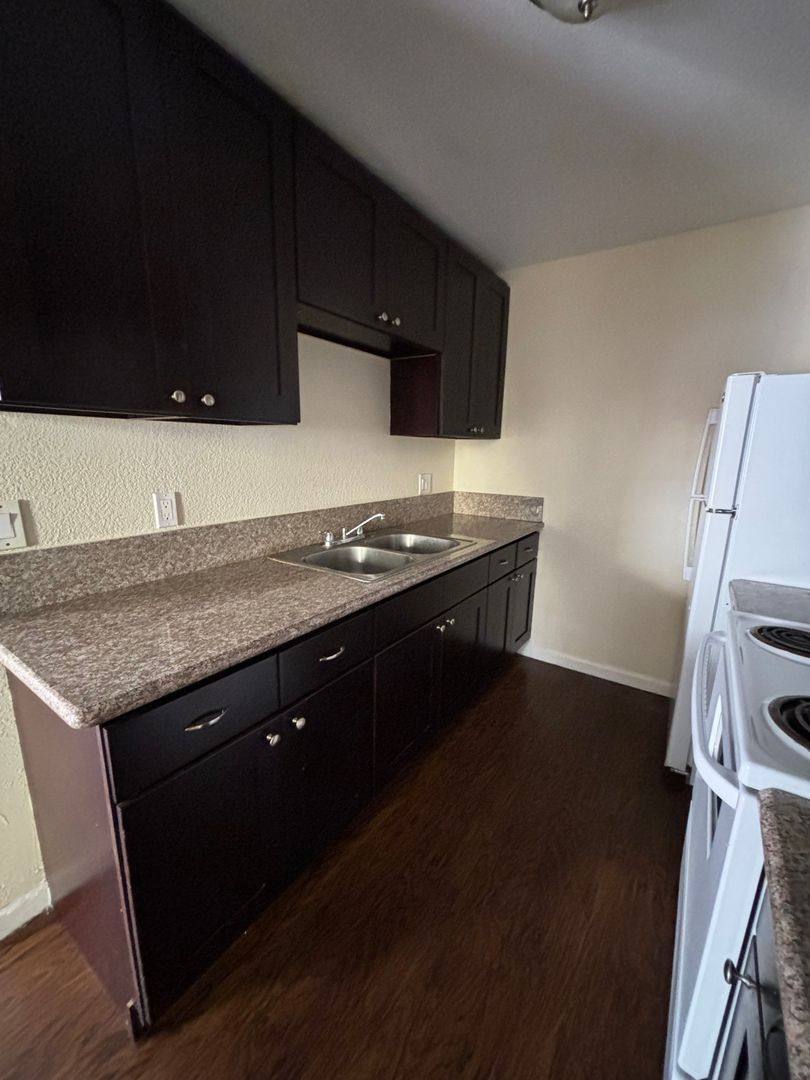 Townhouse for rent at 6962 Fulton St, San Diego, CA 92111