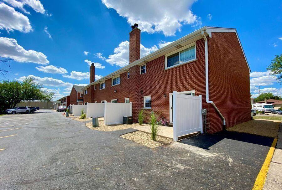 Townhouse for rent at 3031 Lynn Court #C, Arlington Heights, IL 60005