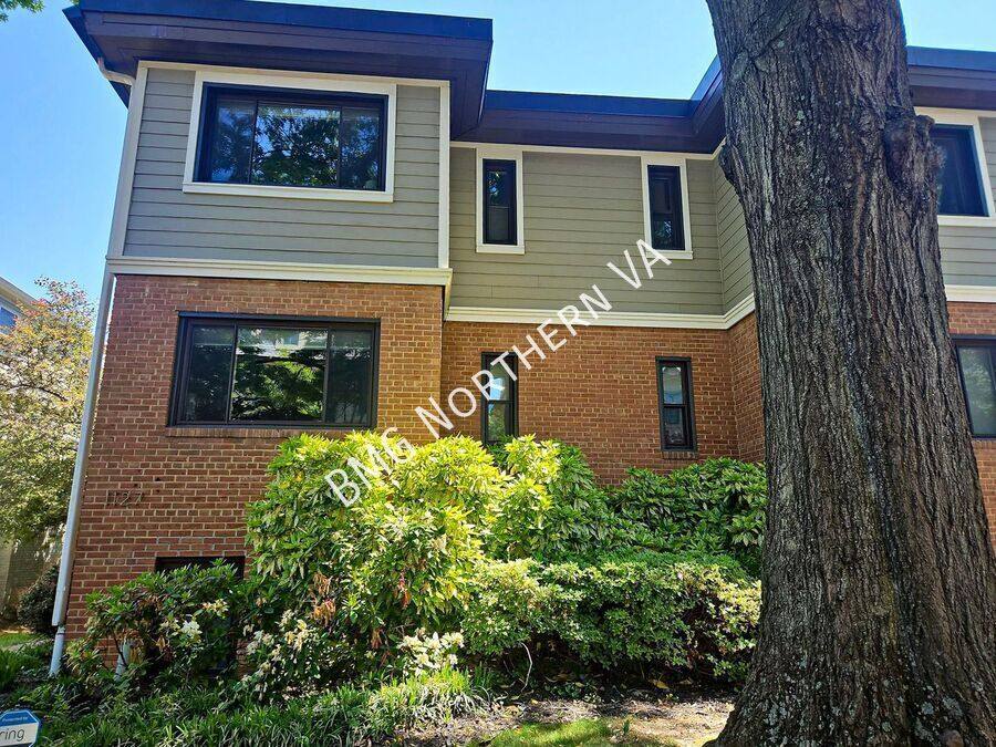 Condo for rent at 1127 Stuart St N #1, Arlington, VA 22201