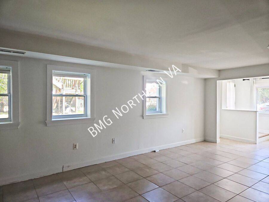 Condo for rent at 1127 Stuart St N #1, Arlington, VA 22201