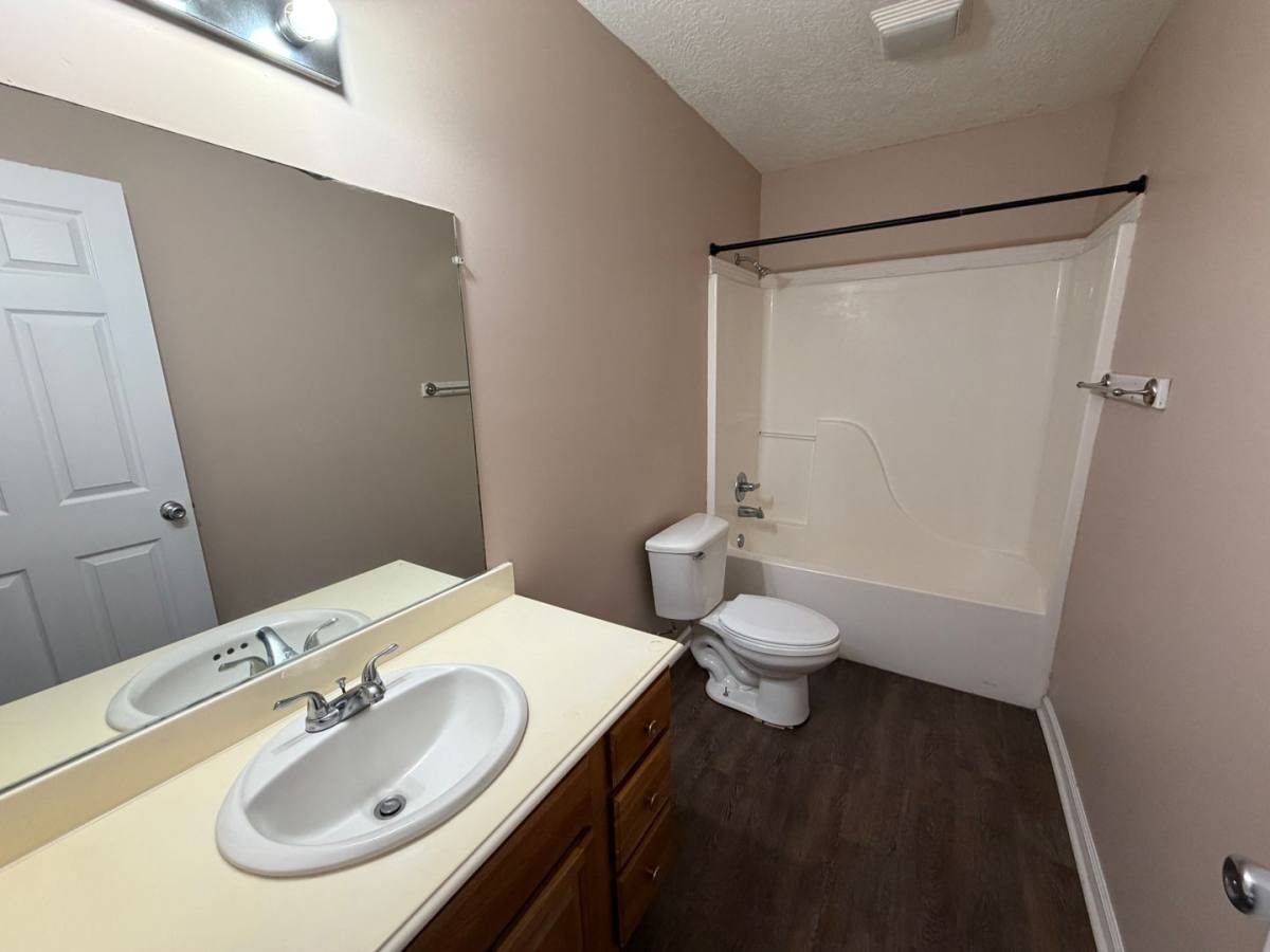 Apartment for rent at 2304 Merwood St, Sulphur, LA 70663