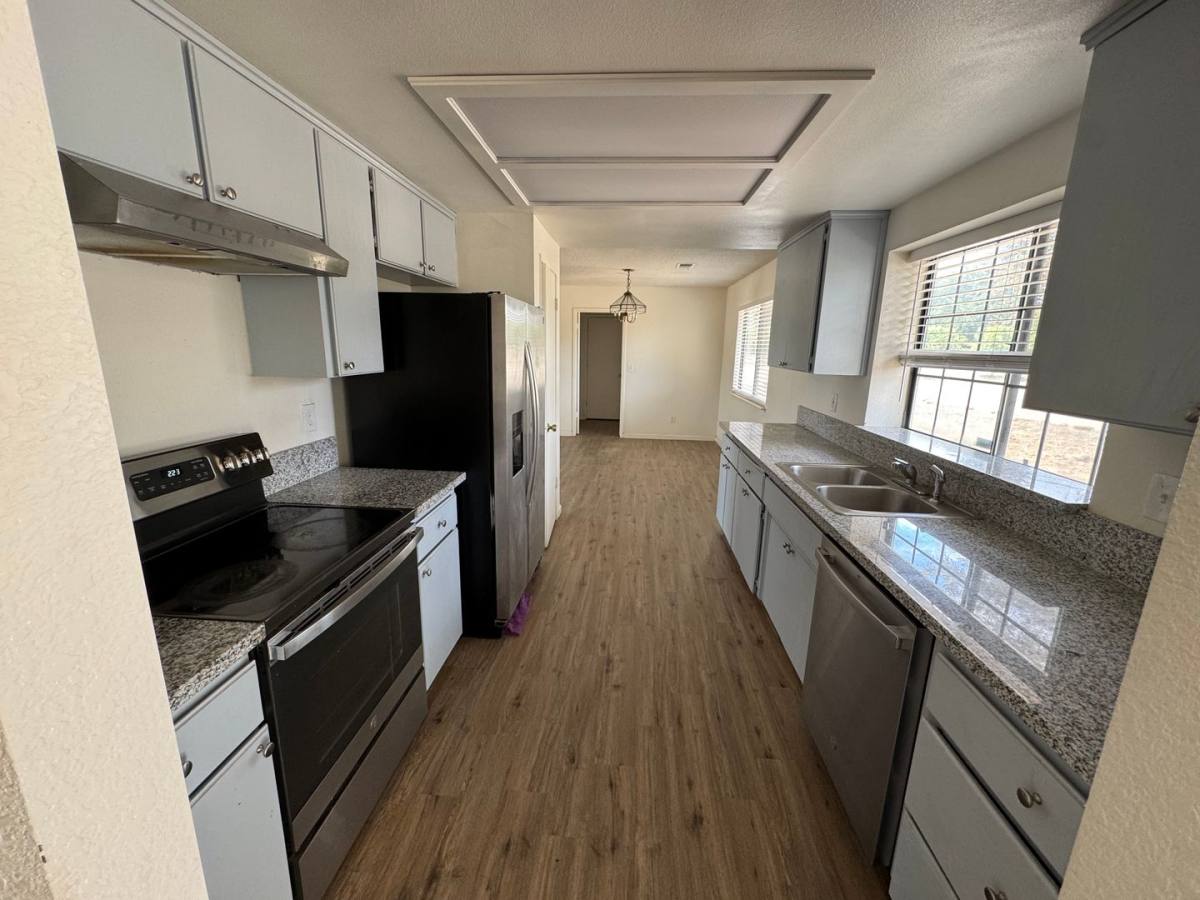 House for rent at 21293 E American Ave, Reedley, CA 93654