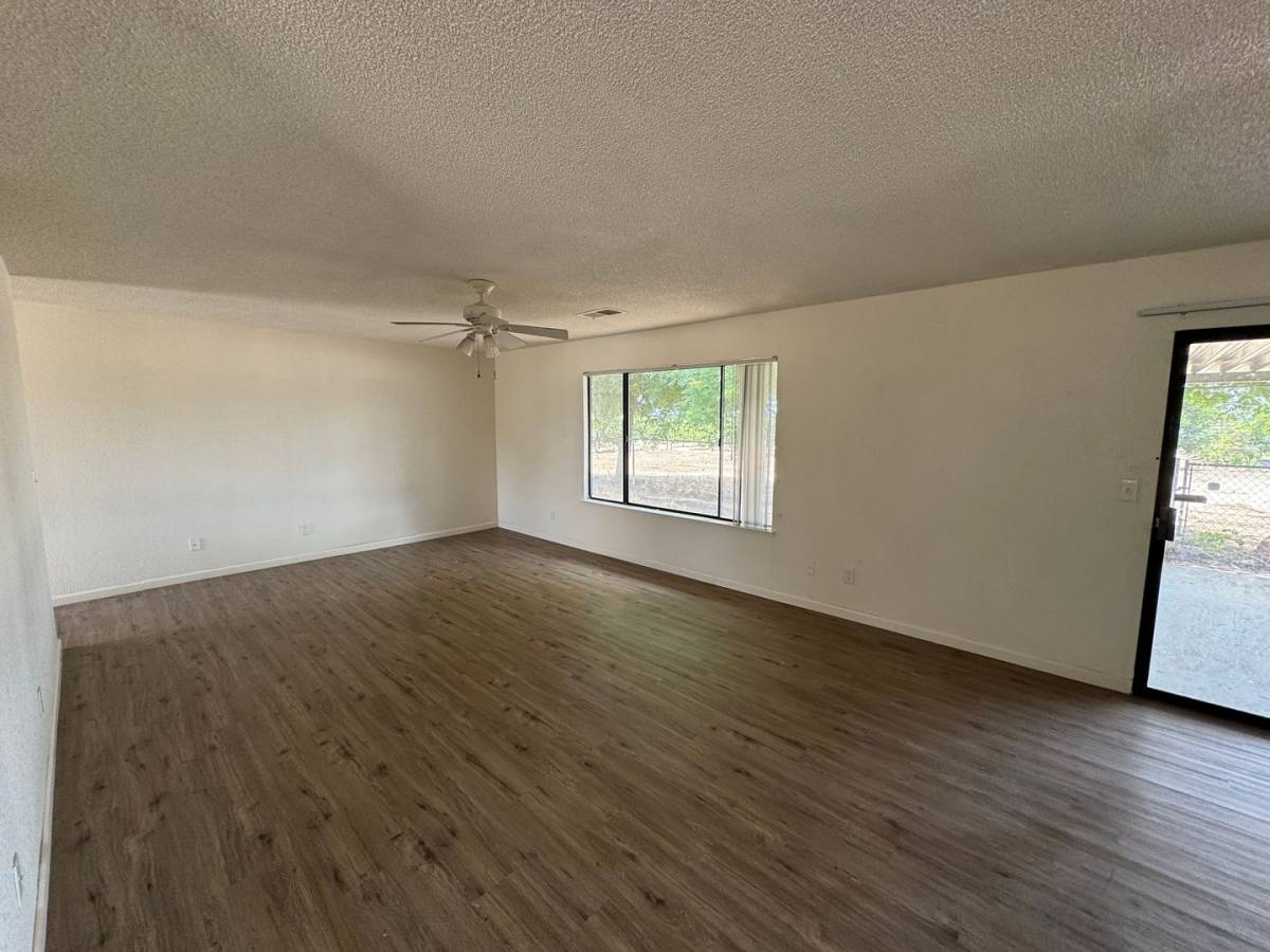 House for rent at 21293 E American Ave, Reedley, CA 93654