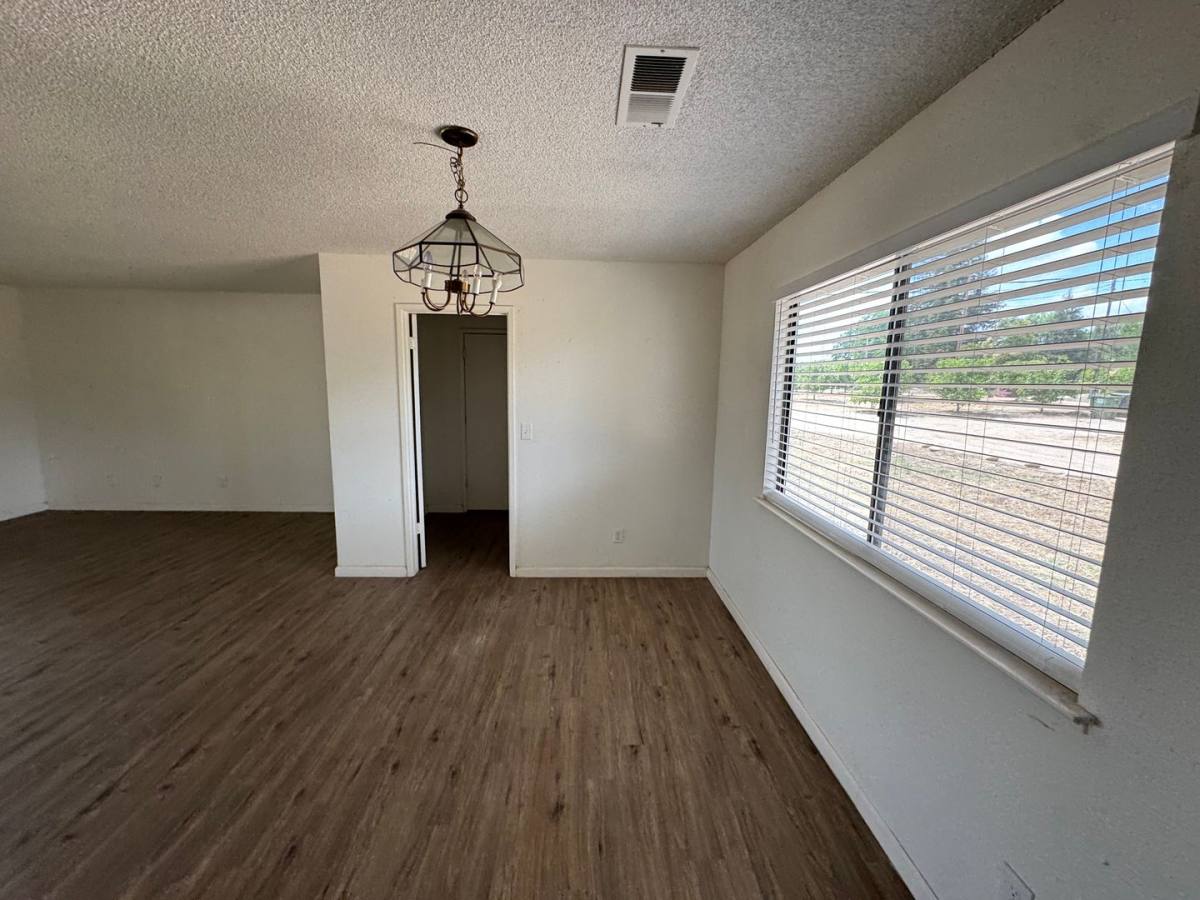 House for rent at 21293 E American Ave, Reedley, CA 93654