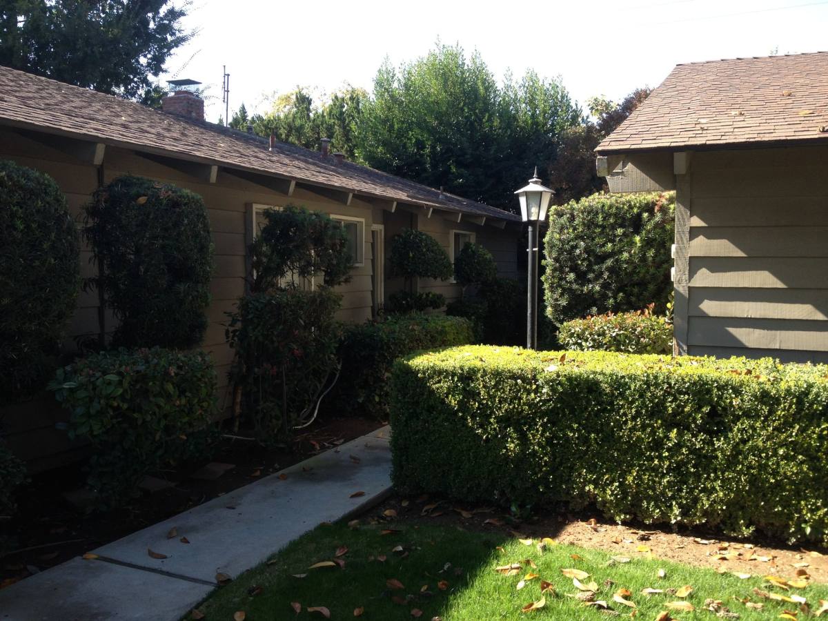 Apartment for rent at 1025 W Mesa, Fresno, CA 93711