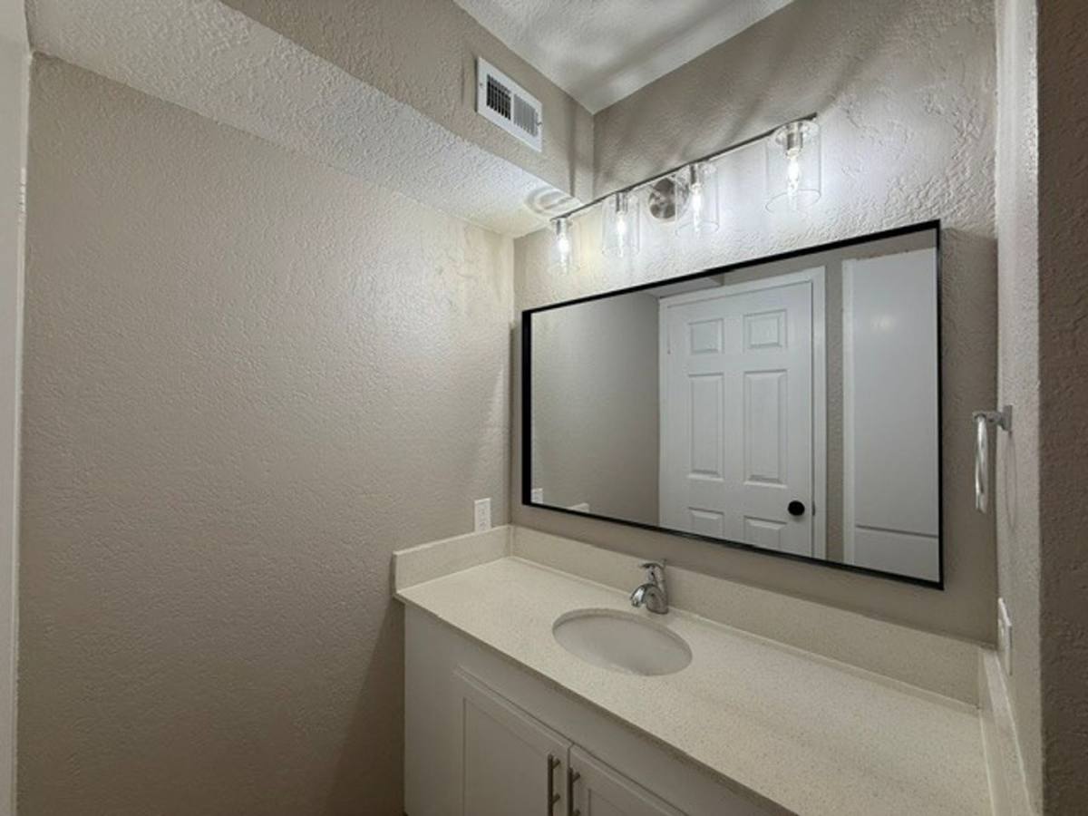 Apartment for rent at 516 Gentleman Rd, San Antonio, TX 78201