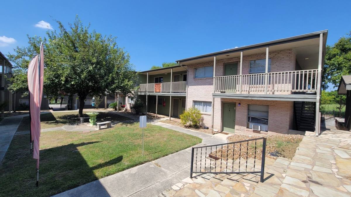 Apartment for rent at 516 Gentleman Rd, San Antonio, TX 78201