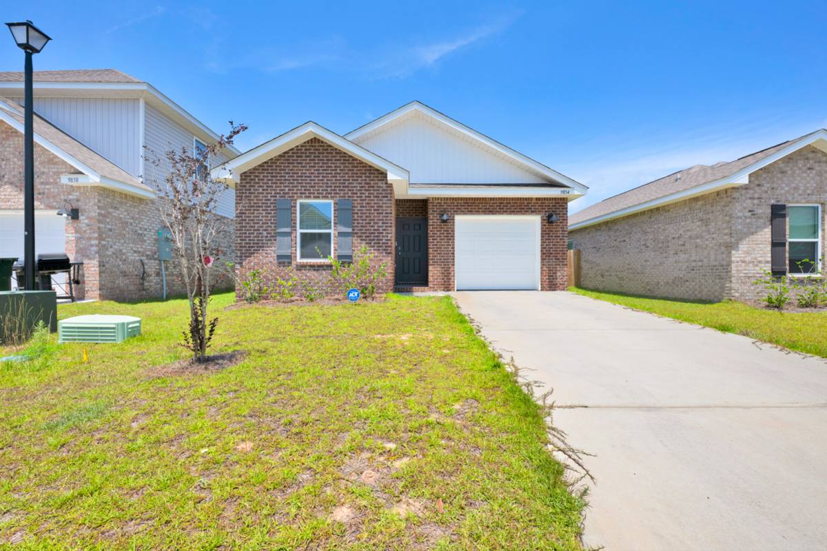 House for rent at 9854 Starling Dr, Pensacola, FL 32507
