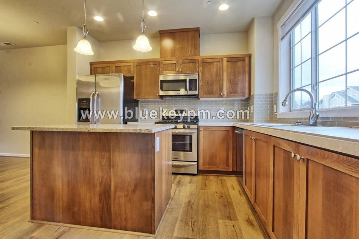 Townhouse for rent at 13747 SW Silent Fox Terrace, Sherwood, OR 97140