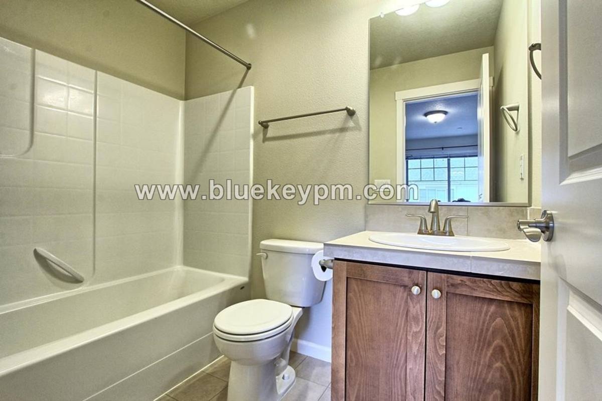 Townhouse for rent at 13747 SW Silent Fox Terrace, Sherwood, OR 97140