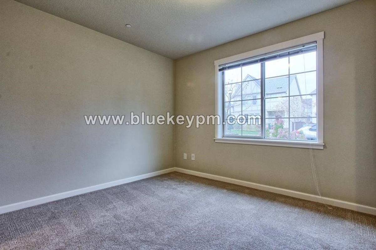 Townhouse for rent at 13747 SW Silent Fox Terrace, Sherwood, OR 97140