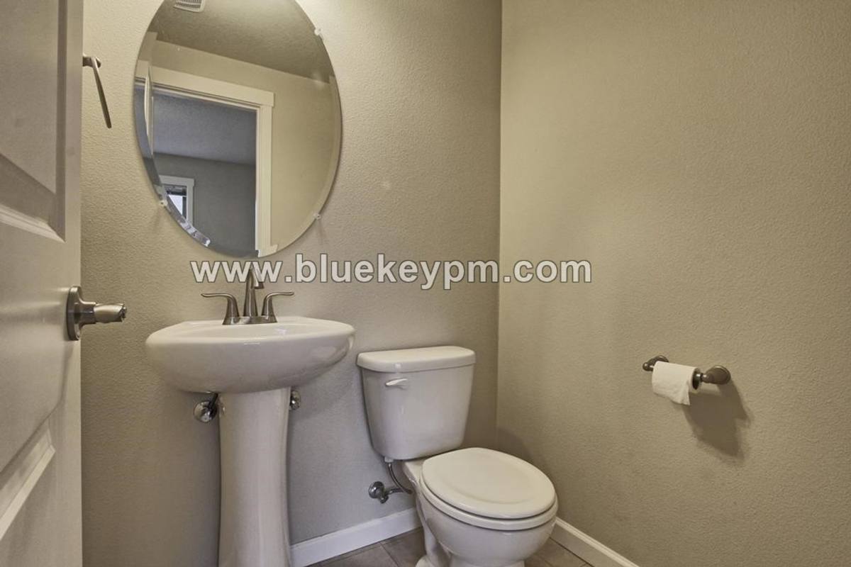 Townhouse for rent at 13747 SW Silent Fox Terrace, Sherwood, OR 97140