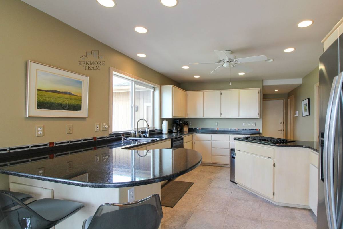 House for rent at 2141 N Columbia River Rd, Pasco, WA 99301