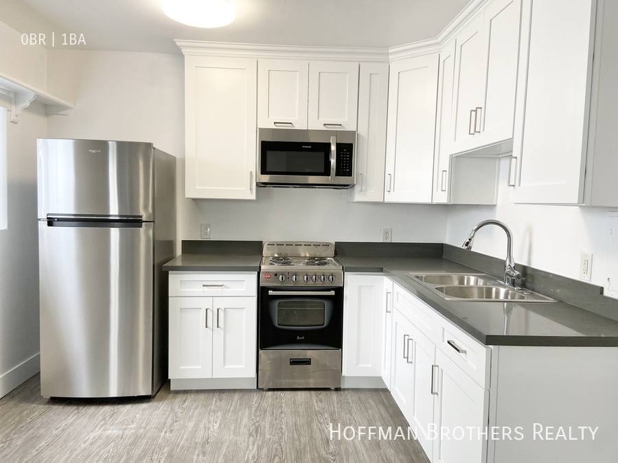 Apartment for rent at 30 Horizon Ave #5, Venice, CA 90291