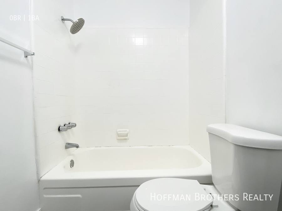 Apartment for rent at 30 Horizon Ave #5, Venice, CA 90291
