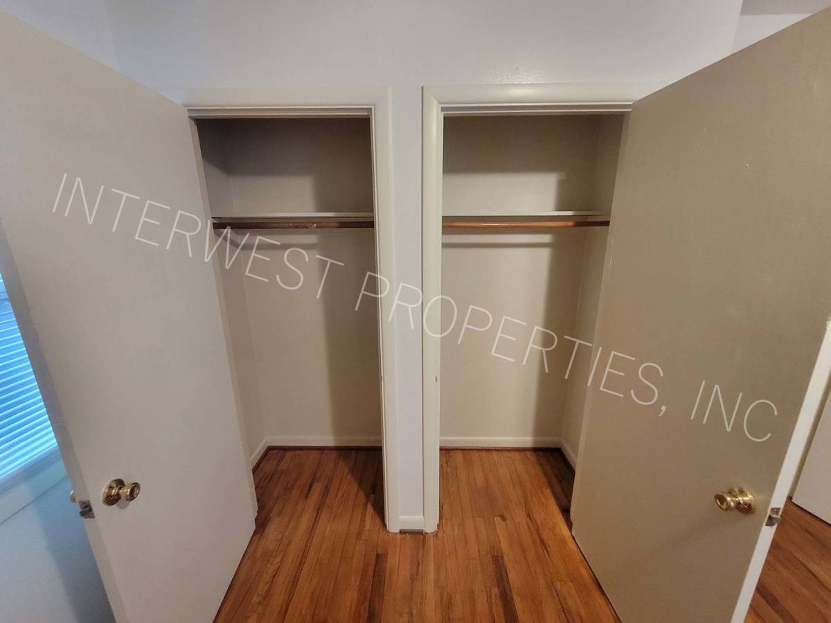 Apartment for rent at 7920-7932 SE Woodstock, Portland, OR 97206