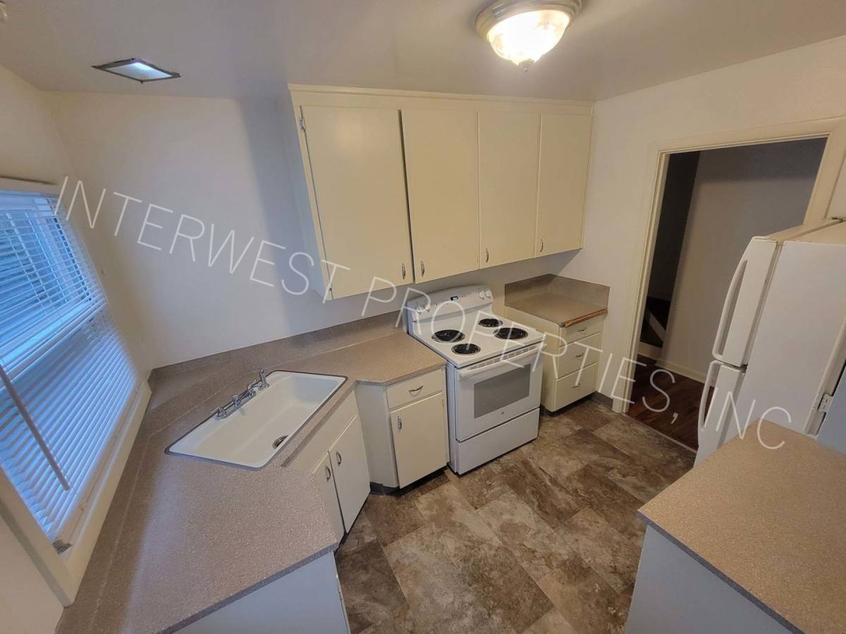 Apartment for rent at 7920-7932 SE Woodstock, Portland, OR 97206