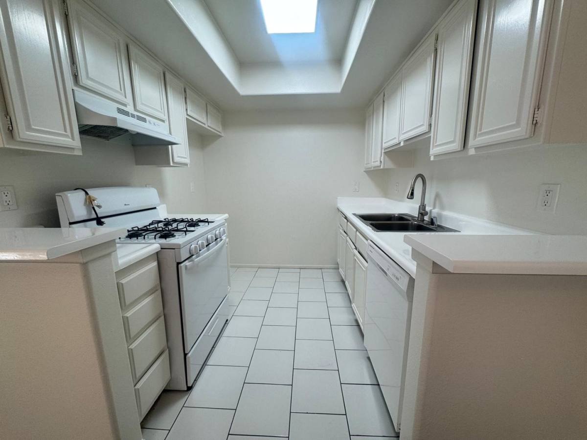Apartment for rent at 13002 Riverside Dr, Sherman Oaks, CA 91423
