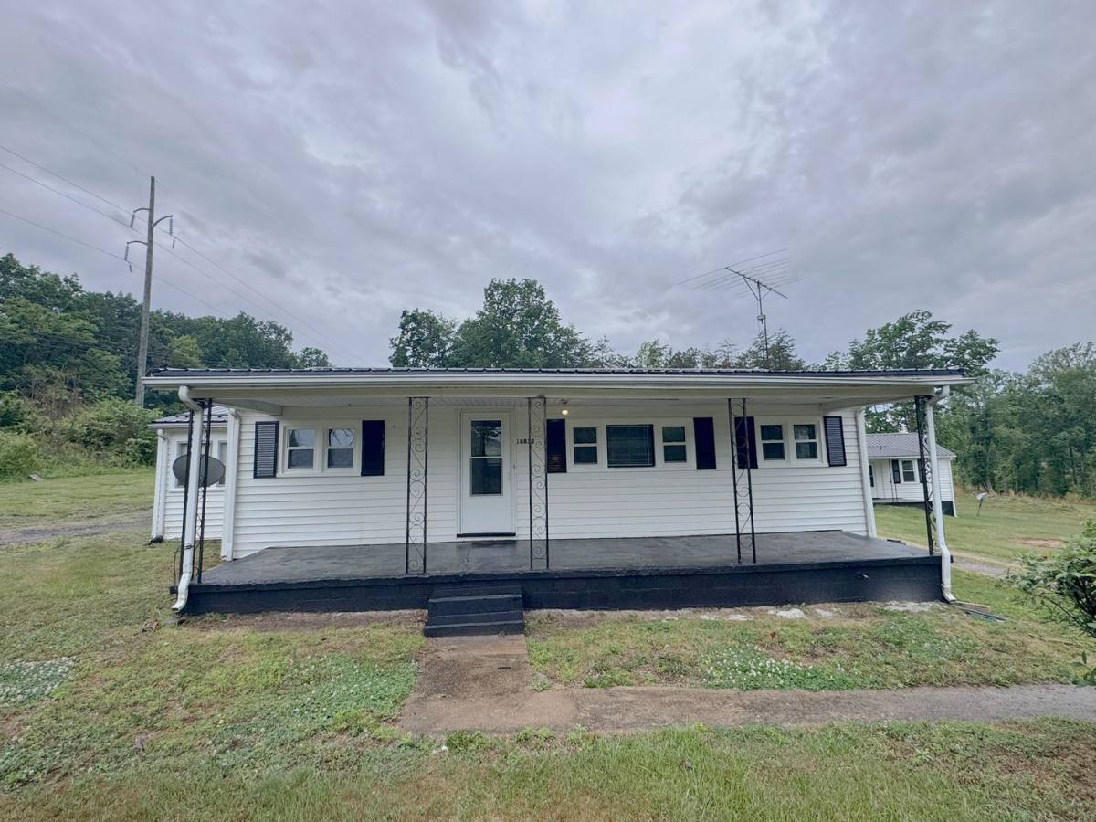 House for rent at 18833 US-Highway, Chatham, VA 24531