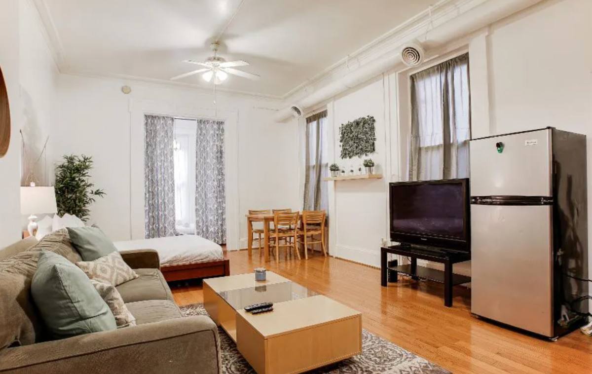 Apartment for rent at 1837 Chestnut St, Philadelphia, PA 19103