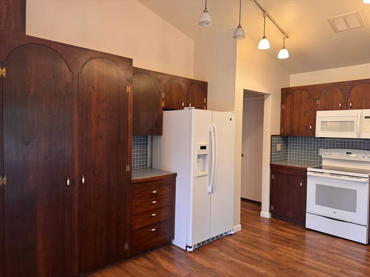 House for rent at 104 N 14th St, Selah, WA 98942
