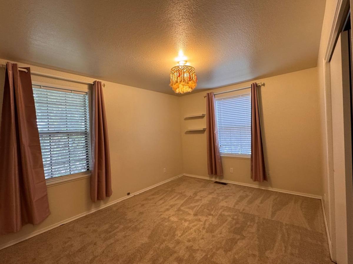 House for rent at 104 N 14th St, Selah, WA 98942