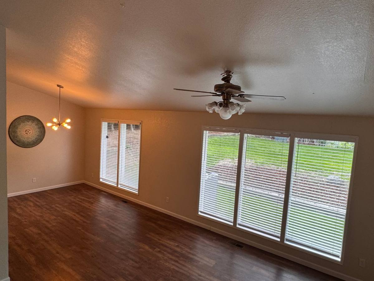 House for rent at 104 N 14th St, Selah, WA 98942
