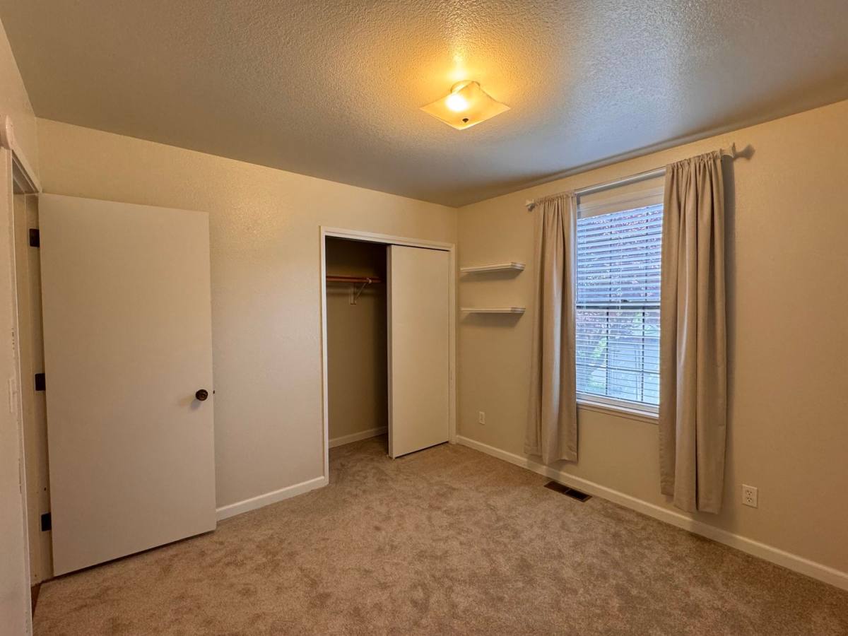 House for rent at 104 N 14th St, Selah, WA 98942