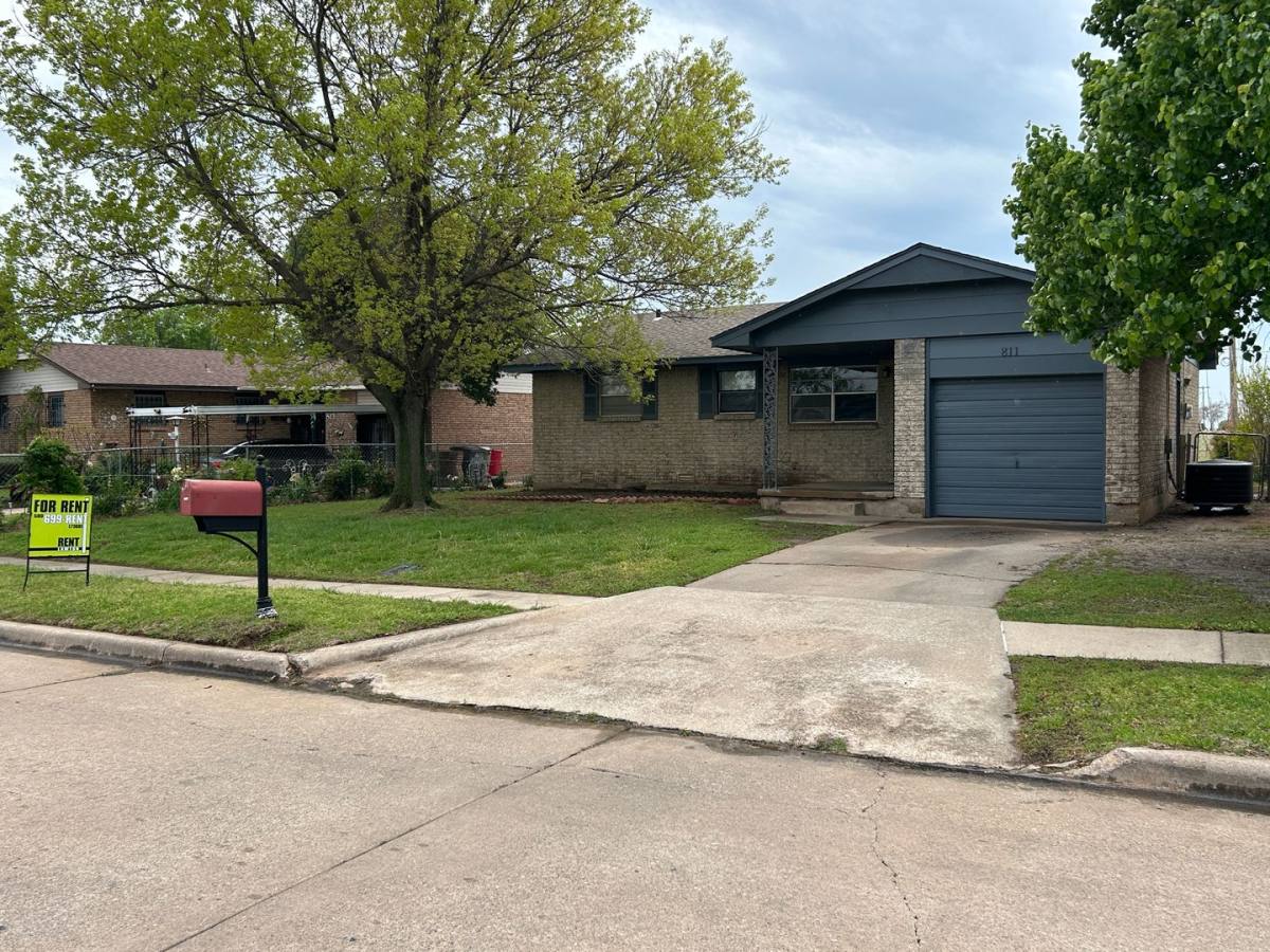 811 SW 50th St, Lawton, OK 73505