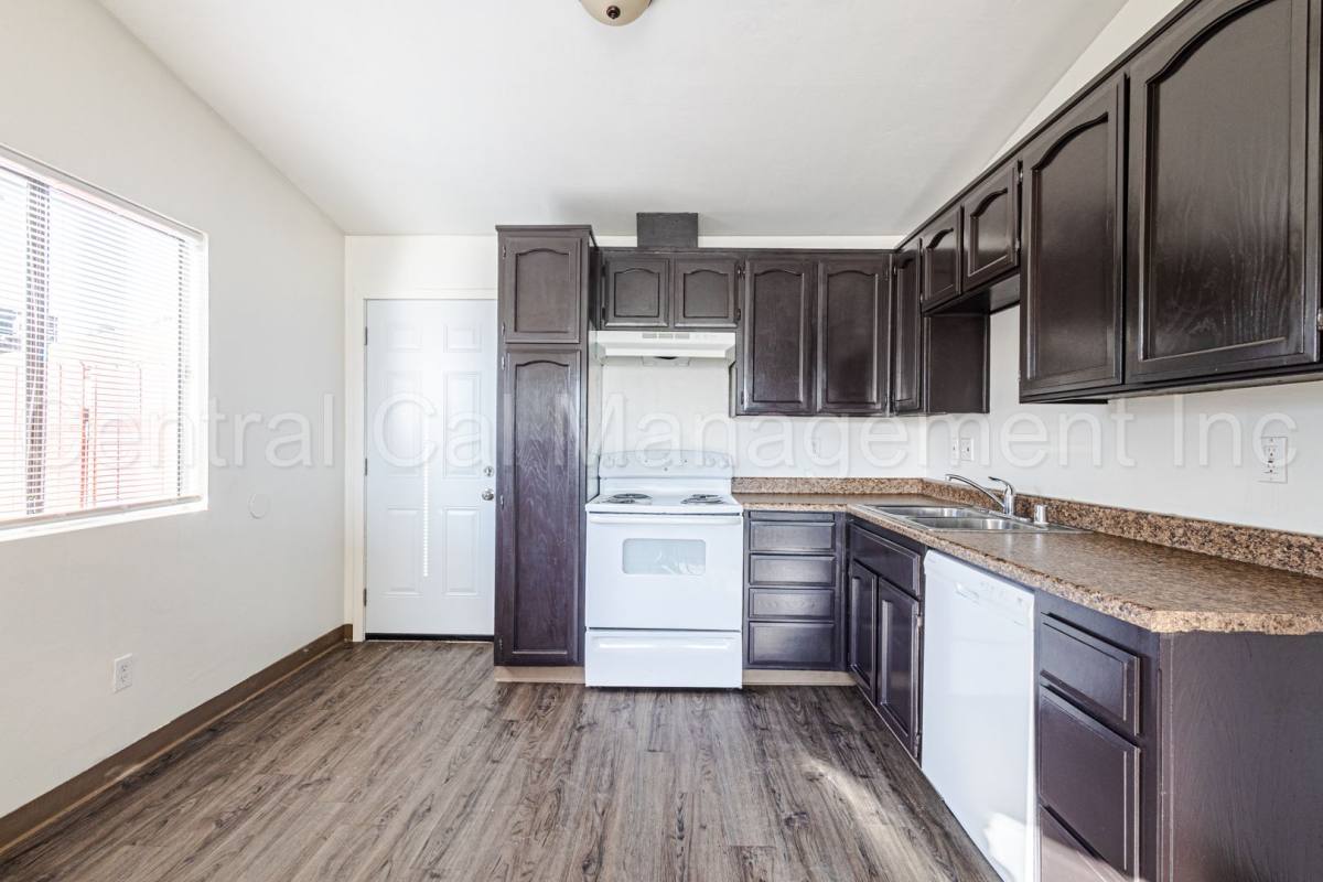 House for rent at 1905 McCray St, Bakersfield, CA 93308