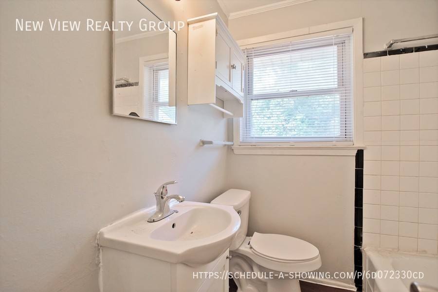 House for rent at 3031 Attaberry Dr, Charlotte, NC 28205