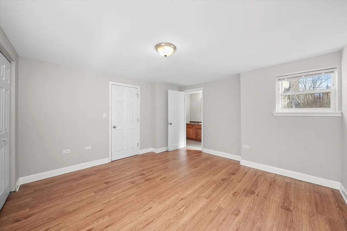 Apartment for rent at 4145 S Michigan Ave, Chicago, IL 60653